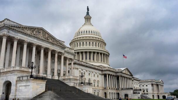U.S. government faces brain drain as 154,000 federal workers exit this week