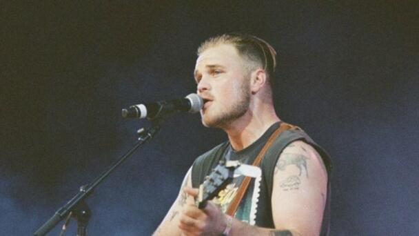 New Zach Bryan Song Sparks Backlash Over ICE Raids And Patriotism