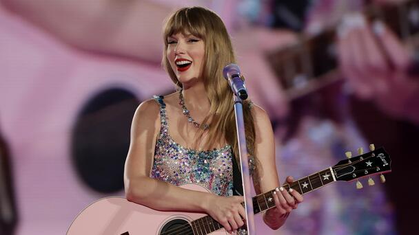 Glasgow School Offering Taylor Swift Course For Parents Of Swifties