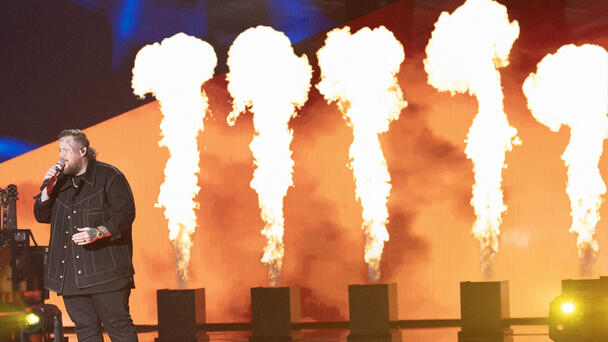 Jelly Roll Fan Hit In The Head By Pyrotechnics At Toronto Show