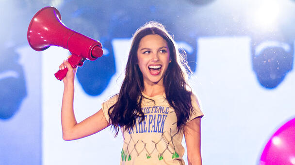 Olivia Rodrigo Paid For Her Crew To Have Free Therapy While On Tour