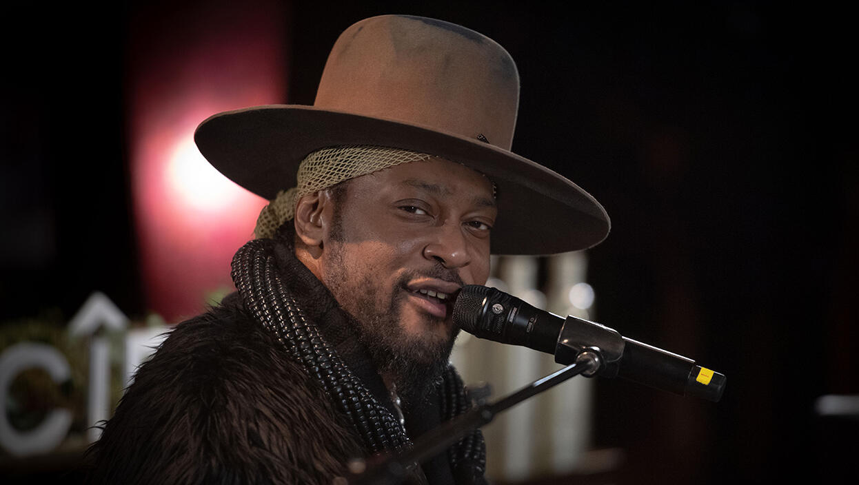 D'Angelo Dead At 51