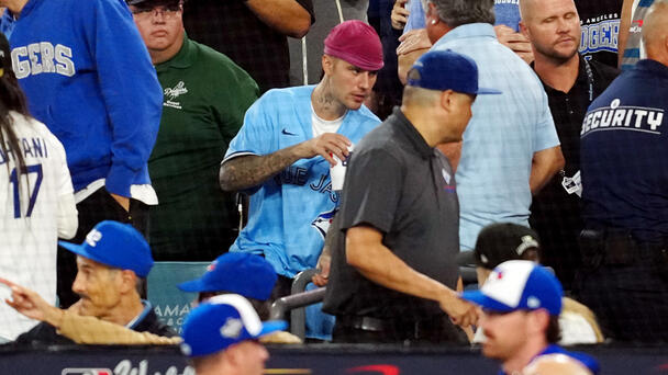 Justin Bieber Attended Game 3 of the World Series Wearing A Shane Bieber Je
