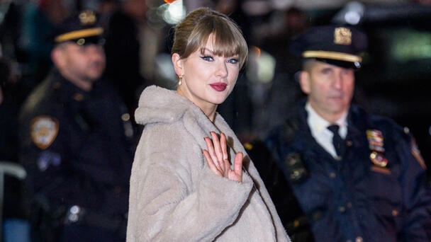 Taylor Swift Donates $1 Million to Help Feed Families Facing Hunger