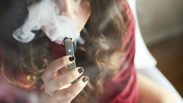 Dr Stuart Jones: respiratory physician on the new study showing vaping caus