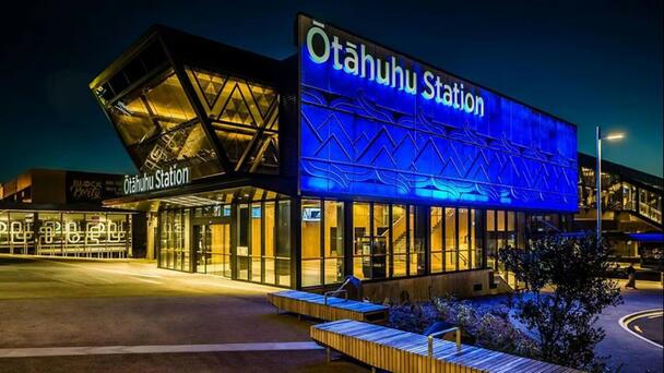 Armed police swarm train during emergency at Ōtāhuhu Station, Auckland