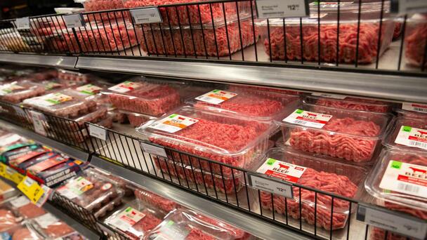 Plastic-contaminated beef mince prompts Woolworths recall across North Isla