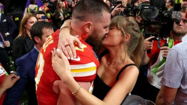 Taylor Swift and Travis Kelce’s Engagement: A First Look at Her Gorgeous Ri