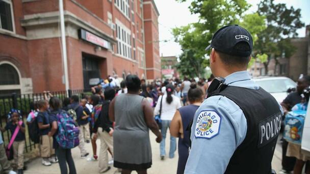 Chicago community outraged over viral video of mom and kids getting jumped 