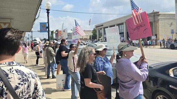 From 'F**k Trump' to handshakes: 'No Kings' rally in Texas stays civil