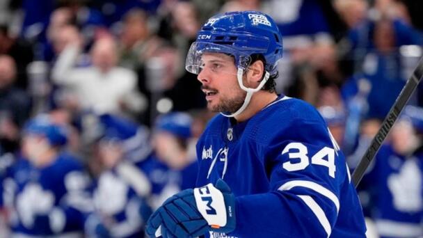 Matthews joins Leafs for morning skate, no decision on Game 7 status