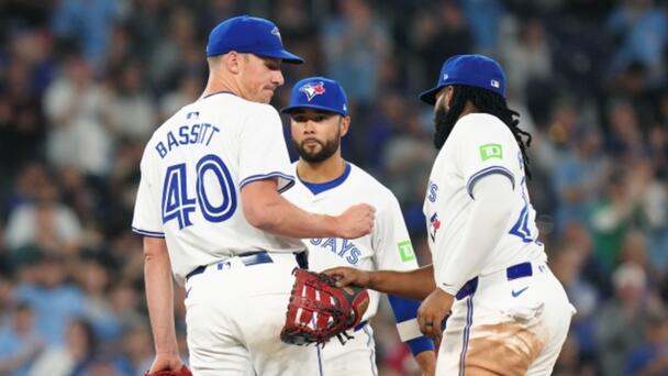 Bassitt strong as Jays beat Yankees, move back over .500