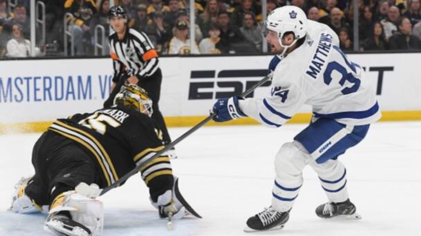 Matthews' dominant performance helps Leafs earn split in Boston