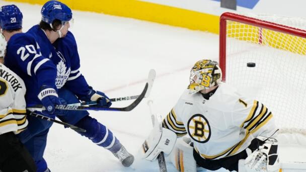 Knies, Frederic trade goals as Leafs, Bruins tied after second period of Ga