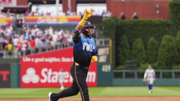 Suárez tosses seven shutout innings, Schwarber hits 22nd homer to lead Phil