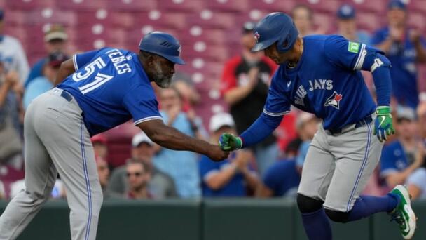 Blue Jays tie season-high with five homers in comeback win over Reds