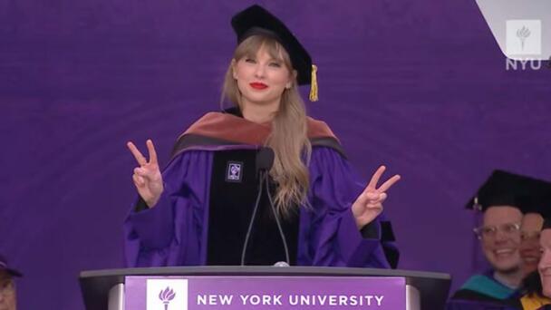 Taylor Swift dedica discurso a los recién graduados de la Universidad de...