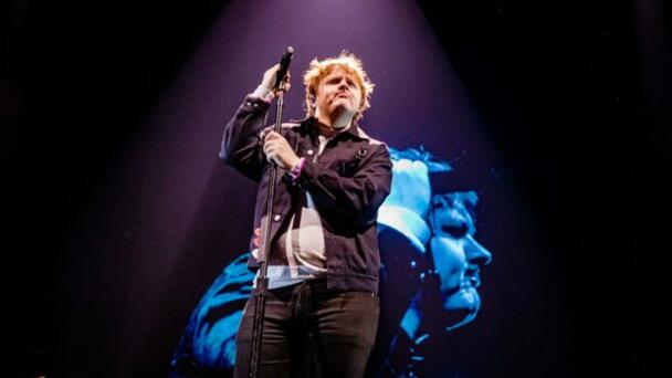 Lewis Capaldi y BetterHelp regalarán 734 mil horas de terapia