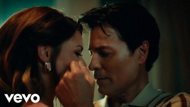 Chayanne se pone romántico “Bailando Bachata”