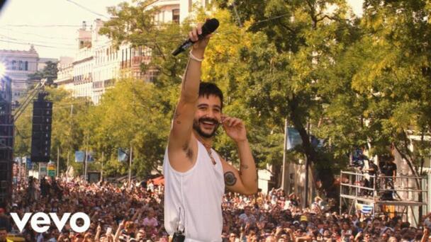 Camilo re lanza disco con 6 canciones extra en concierto desde La Puerta...