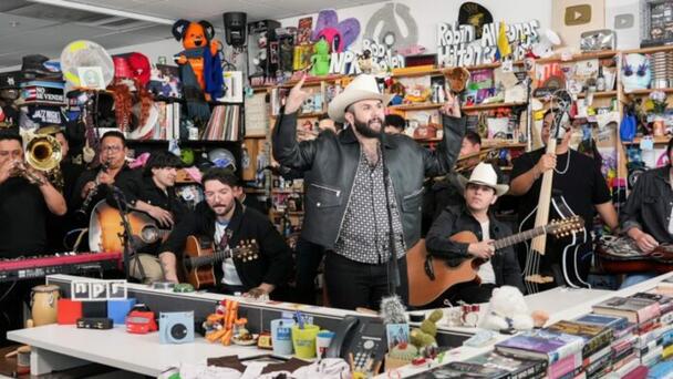 Carin León regresa a Tiny Desk