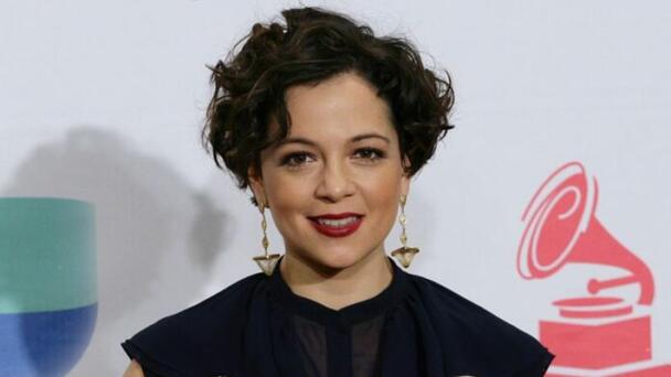 Natalia Lafourcade espera su primer bebé