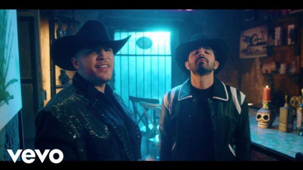 Joss Favela y Jessi Uribe unen sus voces en “A veces”, un nuevo himno al de