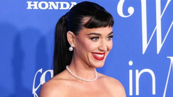 Katy Perry reacciona a propuesta de fan en medio de su romance con Justin T