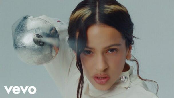 Rosalía presenta el video oficial de “La perla” a dueto con Yahritza y su e